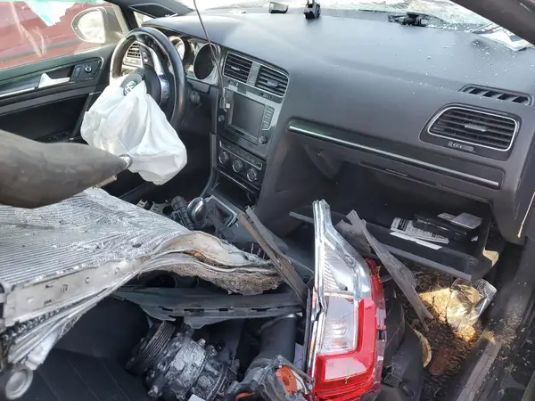 3VW4T7AU7GM054807 2016 VOLKSWAGEN GTI - Image 8