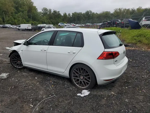 3VW4T7AU7HM055165 2017 VOLKSWAGEN GTI - Image 2