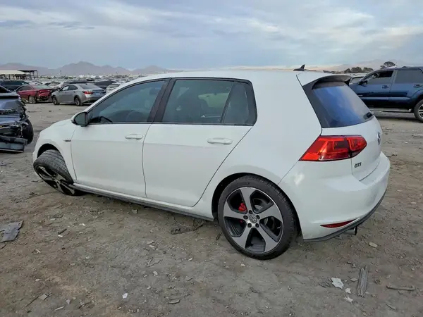 3VW4T7AU7HM060558 2017 VOLKSWAGEN GTI - Image 2