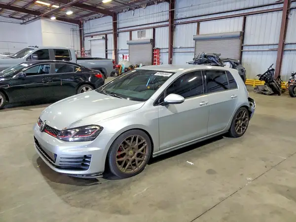 3VW4T7AU7HM072855 2017 VOLKSWAGEN GTI - Image 1