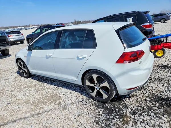 3VW4T7AU8GM013196 2016 VOLKSWAGEN GTI - Image 2