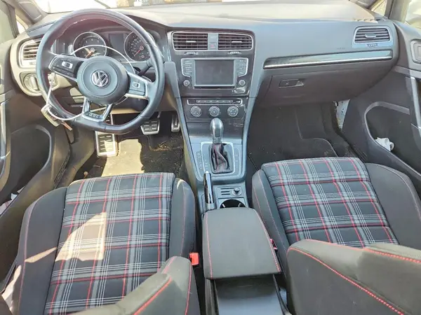 3VW4T7AU8GM013196 2016 VOLKSWAGEN GTI - Image 8