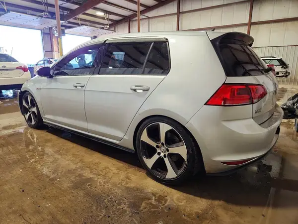 3VW4T7AU8GM047946 2016 VOLKSWAGEN GTI - Image 2
