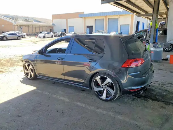 3VW4T7AU8HM016861 2017 VOLKSWAGEN GTI - Image 2