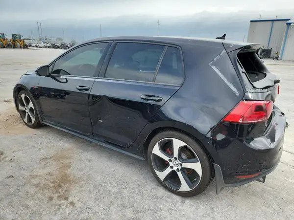 3VW4T7AU8HM025544 2017 VOLKSWAGEN GTI - Image 2