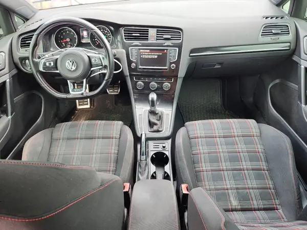 3VW4T7AU8HM025544 2017 VOLKSWAGEN GTI - Image 8