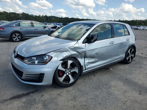 3VW4T7AU8HM053196 2017 VOLKSWAGEN GTI - Image 1