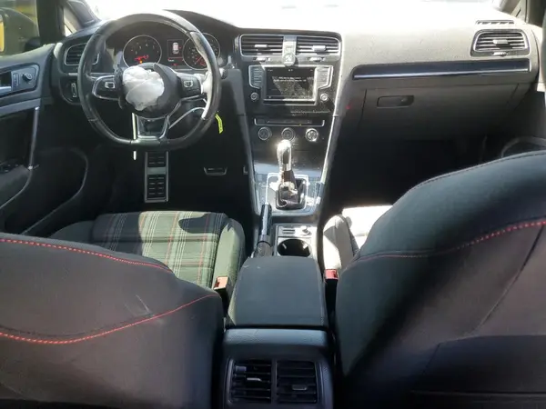 3VW4T7AU8HM072847 2017 VOLKSWAGEN GTI - Image 8