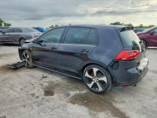 3VW4T7AU8HM074212 2017 VOLKSWAGEN GTI - Image 2