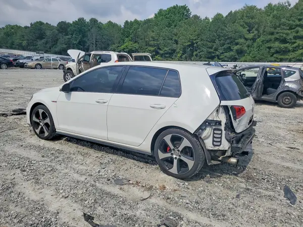3VW4T7AU9GM038110 2016 VOLKSWAGEN GTI - Image 2