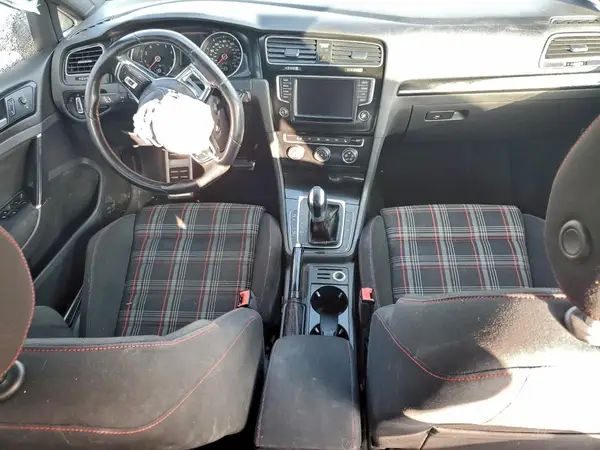 3VW4T7AU9GM055604 2016 VOLKSWAGEN GTI - Image 8