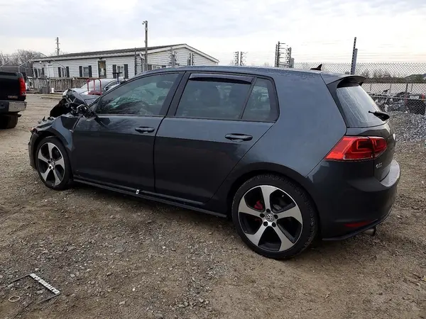 3VW4T7AU9HM032308 2017 VOLKSWAGEN GTI - Image 2