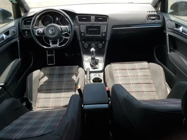 3VW4T7AU9HM060111 2017 VOLKSWAGEN GTI - Image 8