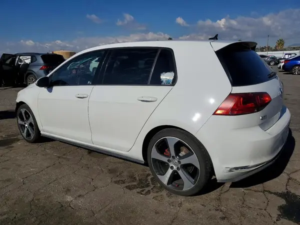 3VW4T7AUXGM053618 2016 VOLKSWAGEN GTI - Image 2