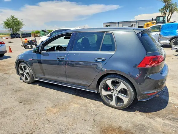 3VW4T7AUXGM061976 2016 VOLKSWAGEN GTI - Image 2