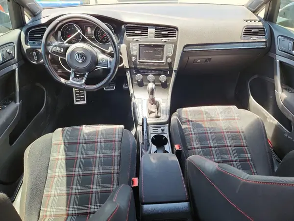 3VW4T7AUXGM061976 2016 VOLKSWAGEN GTI - Image 8