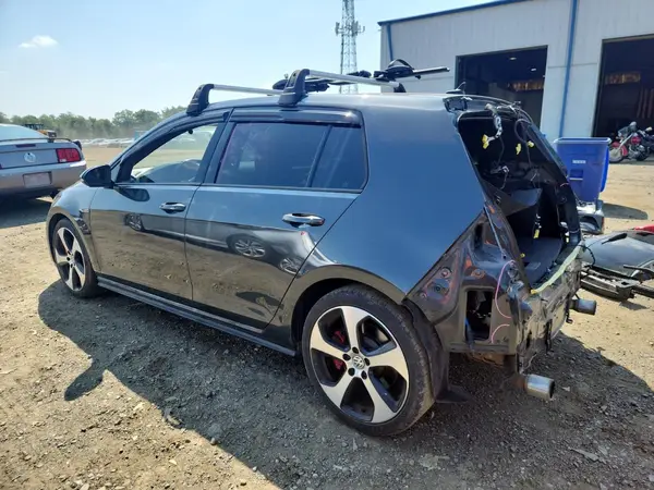 3VW547AU0HM040671 2017 VOLKSWAGEN GTI - Image 2