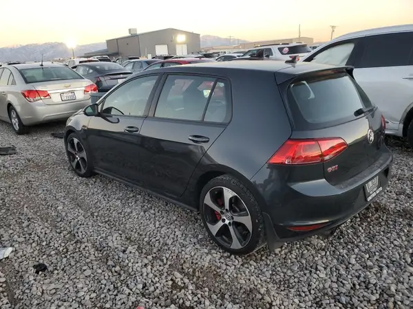 3VW547AU0HM065473 2017 VOLKSWAGEN GTI - Image 2