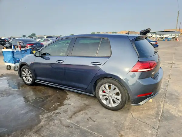 3VW547AU0JM279109 2018 VOLKSWAGEN GTI - Image 2
