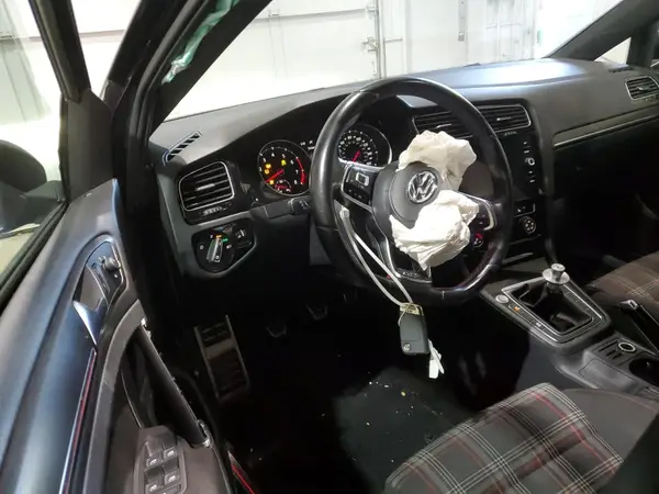 3VW547AU0JM282754 2018 VOLKSWAGEN GTI - Image 8