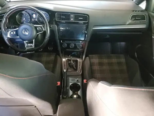 3VW547AU0JM293186 2018 VOLKSWAGEN GTI - Image 8