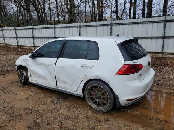 3VW547AU1HM011311 2017 VOLKSWAGEN GTI - Image 2