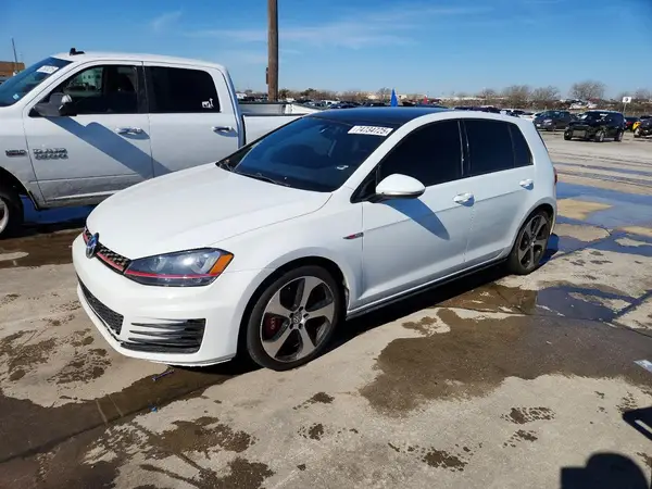 3VW547AU1HM022132 2017 VOLKSWAGEN GTI - Image 1