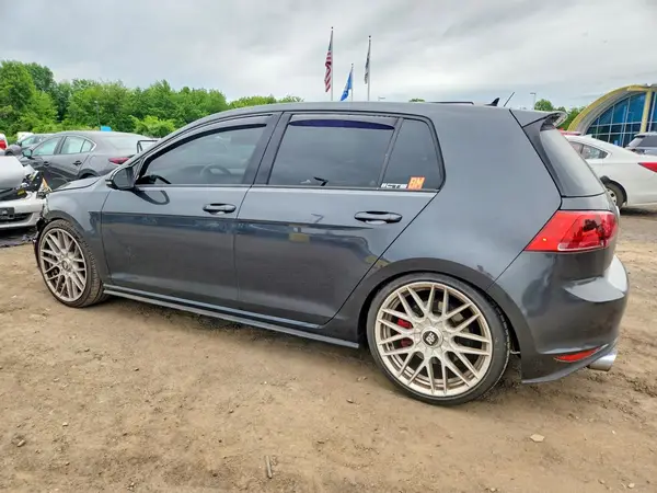 3VW547AU1HM070133 2017 VOLKSWAGEN GTI - Image 2