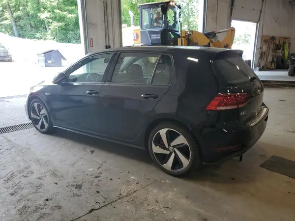 3VW547AU1JM260441 2018 VOLKSWAGEN GTI - Image 2