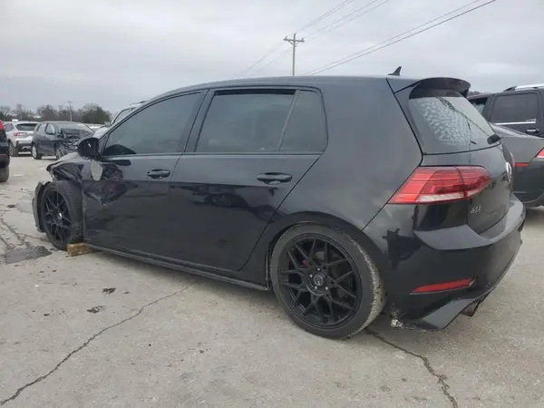 3VW547AU1JM261895 2018 VOLKSWAGEN GTI - Image 2