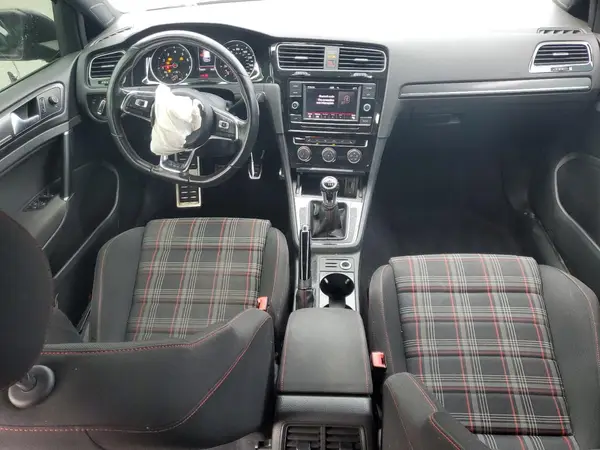 3VW547AU1JM261895 2018 VOLKSWAGEN GTI - Image 8