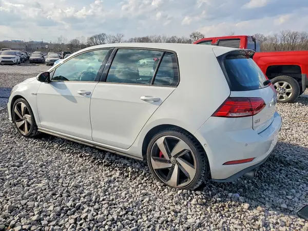3VW547AU1JM280284 2018 VOLKSWAGEN GTI - Image 2