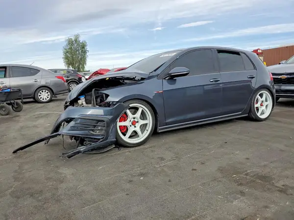 3VW547AU1JM291012 2018 VOLKSWAGEN GTI - Image 1
