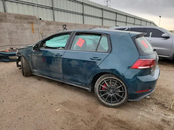 3VW547AU1JM295416 2018 VOLKSWAGEN GTI - Image 2