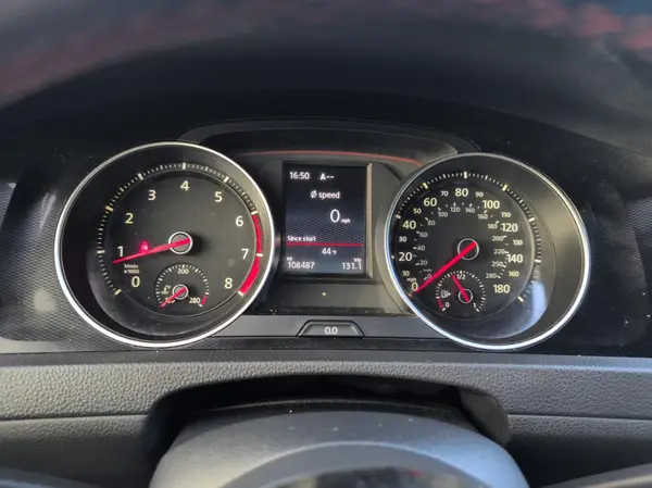 3VW547AU2HM001306 2017 VOLKSWAGEN GTI - Image 8