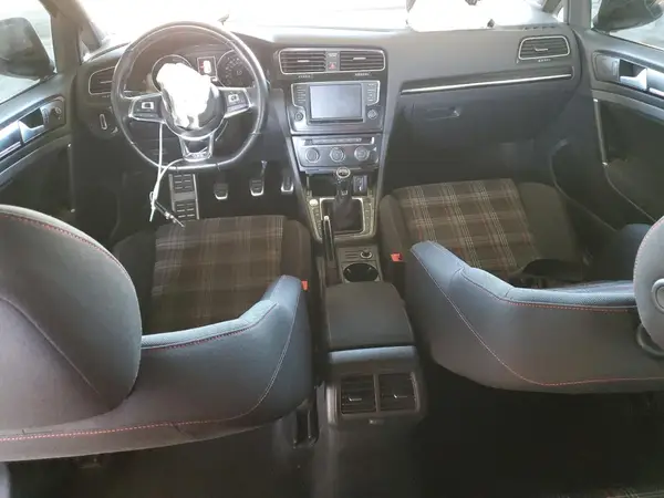 3VW547AU2HM054149 2017 VOLKSWAGEN GTI - Image 8