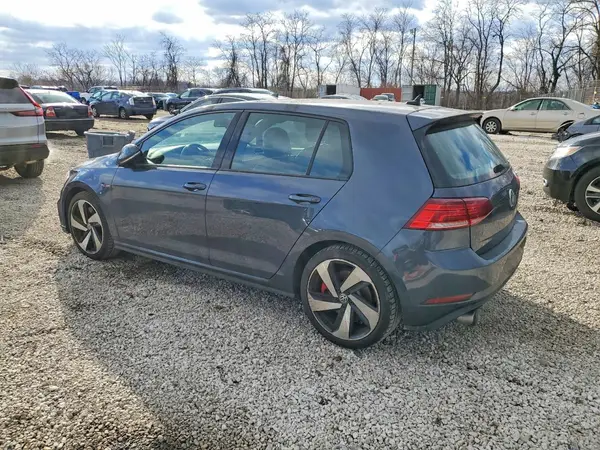 3VW547AU2JM260481 2018 VOLKSWAGEN GTI - Image 2