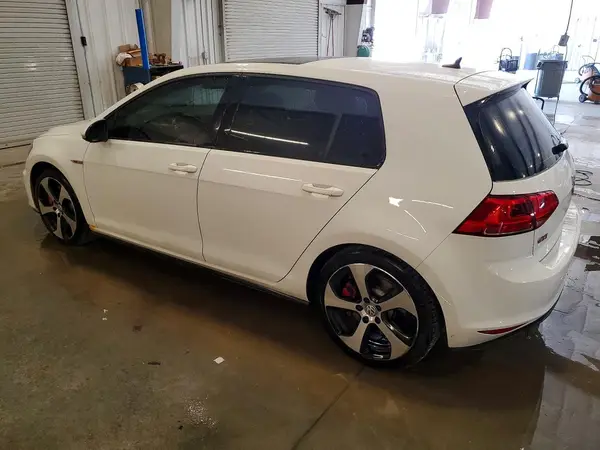 3VW547AU3GM031364 2016 VOLKSWAGEN GTI - Image 2