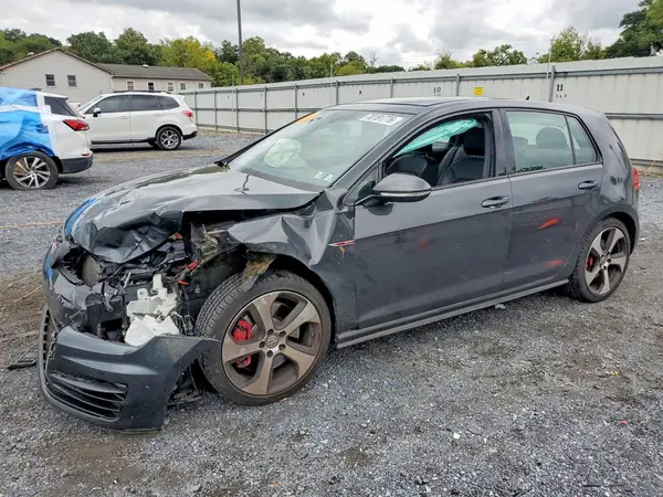 3VW547AU3HM026084 2017 VOLKSWAGEN GTI - Image 1