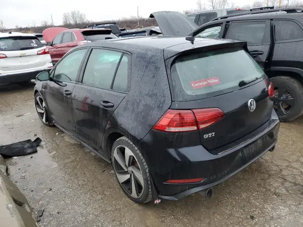 3VW547AU3JM259145 2018 VOLKSWAGEN GTI - Image 2