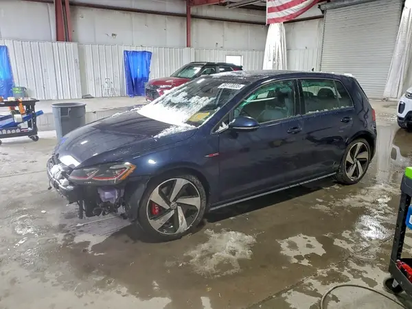 3VW547AU3JM290282 2018 VOLKSWAGEN GTI - Image 1