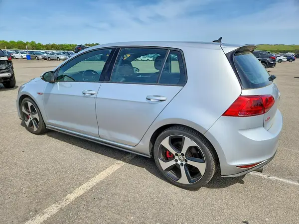 3VW547AU4GM059884 2016 VOLKSWAGEN GTI - Image 2