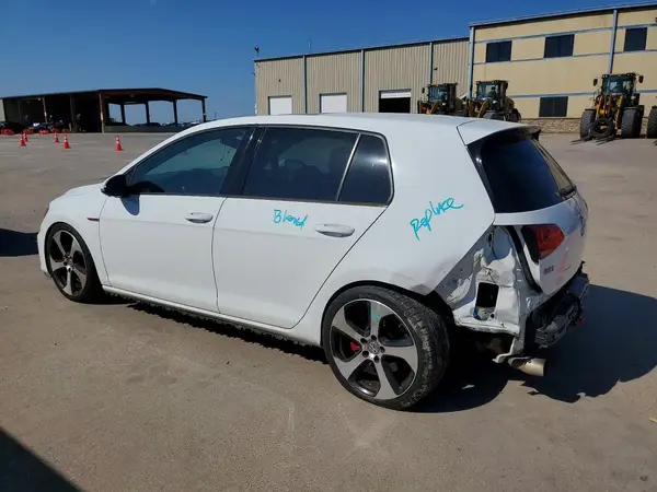 3VW547AU4HM014039 2017 VOLKSWAGEN GTI - Image 2