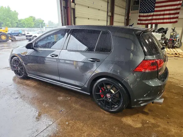 3VW547AU4HM074502 2017 VOLKSWAGEN GTI - Image 2