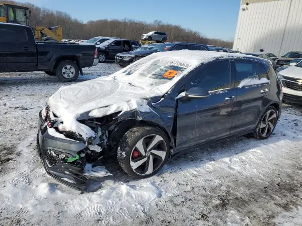 3VW547AU4JM260465 2018 VOLKSWAGEN GTI - Image 1