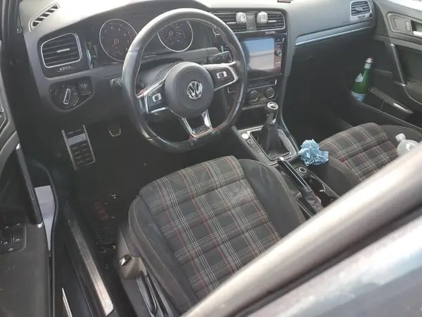 3VW547AU4JM260465 2018 VOLKSWAGEN GTI - Image 8