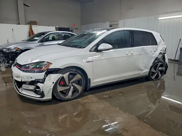 3VW547AU4JM261891 2018 VOLKSWAGEN GTI - Image 1