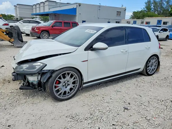 3VW547AU4JM277637 2018 VOLKSWAGEN GTI - Image 1