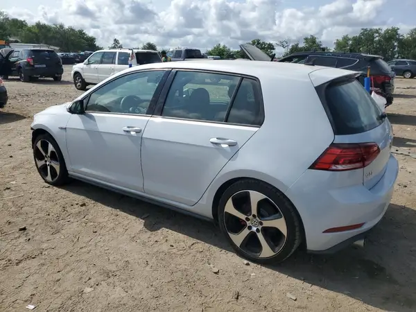 3VW547AU4JM284586 2018 VOLKSWAGEN GTI - Image 2