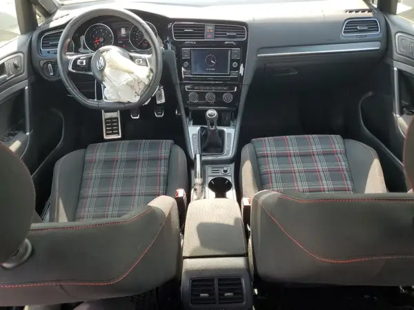 3VW547AU4JM284586 2018 VOLKSWAGEN GTI - Image 8